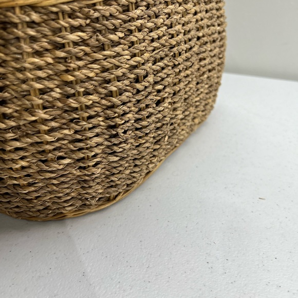 Vintage Double Lid Sewing Basket Woven Wicker Beautiful Condition - Picture 6 of 16